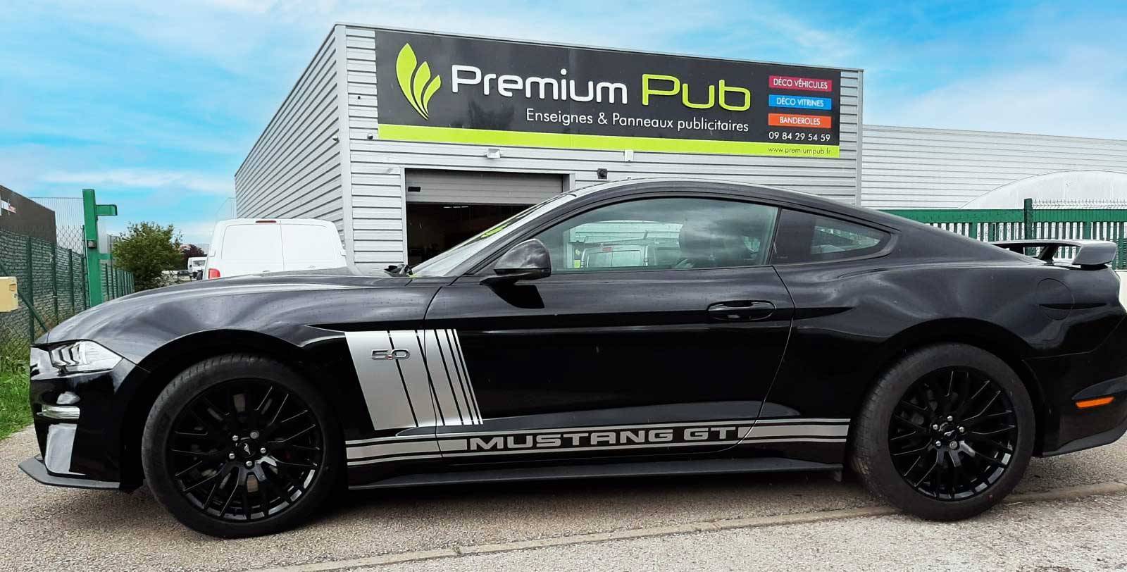 Décoration stickers adhésifs wrapping Ford Mustang GT Premium Pub à Arnas en calade dans le Beaujolais