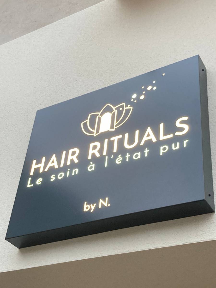 Caisson lumineux panneau entrée entreprise salon de coiffure institut Villefranche sur Saône Hair Rituals